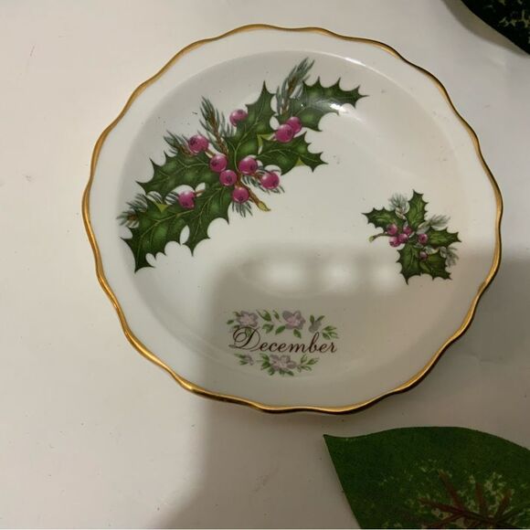THE BUTCHART GARDENS  Fine Bone China Candy/Jewelry Dish “December” A14 - Picture 1 of 5